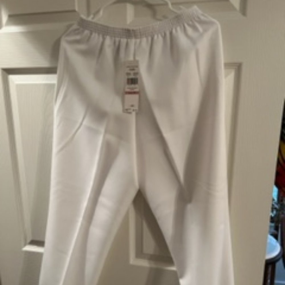 White Alfred Dunner Slacks Size 10